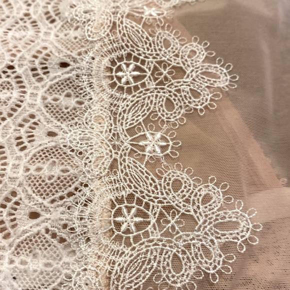 Victoria’s Secret Lace Bralette - Picture 6 of 6